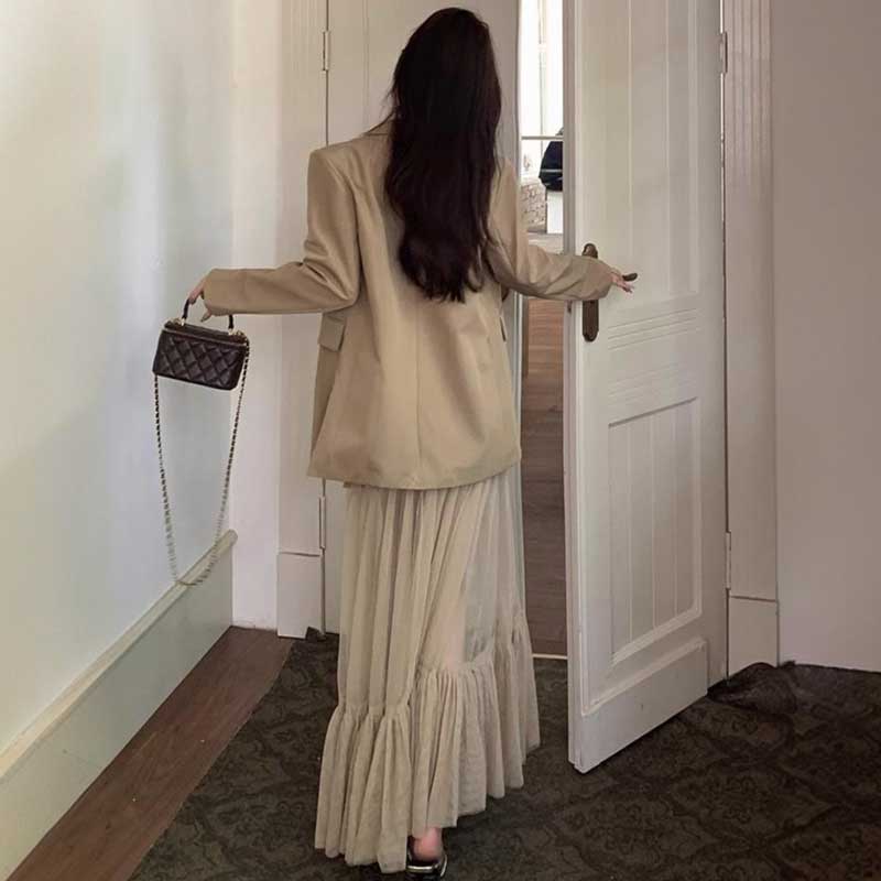 テーラードジャケット×シアーワンピース