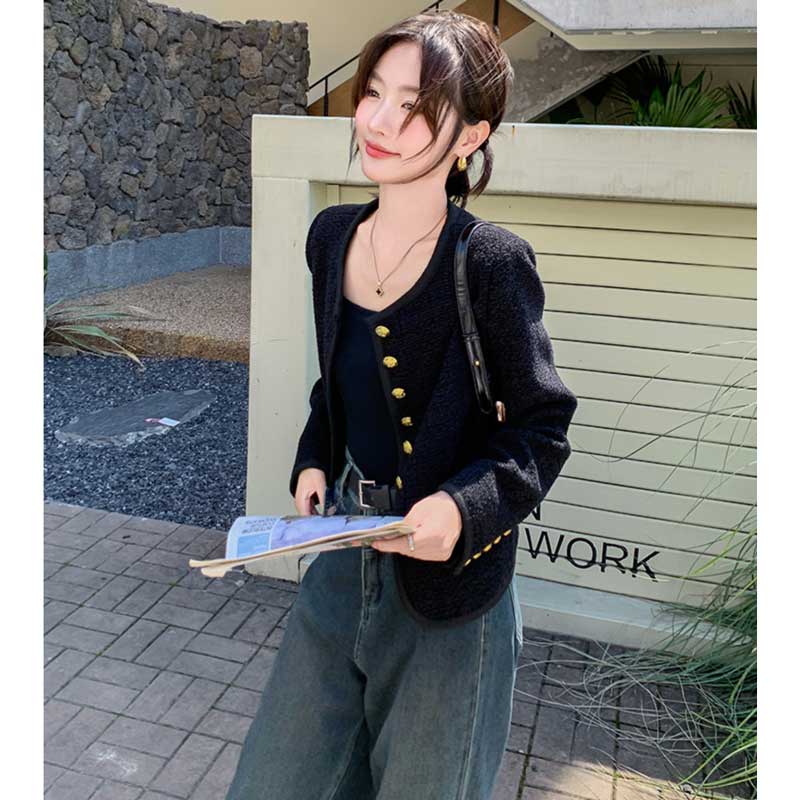 ノーカラーゴールドボタンジャケット