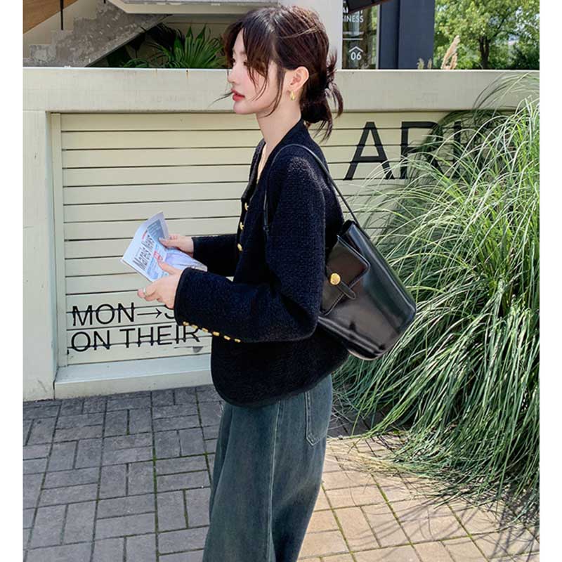 ノーカラーゴールドボタンジャケット