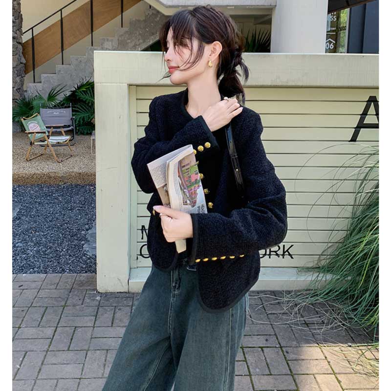 ノーカラーゴールドボタンジャケット