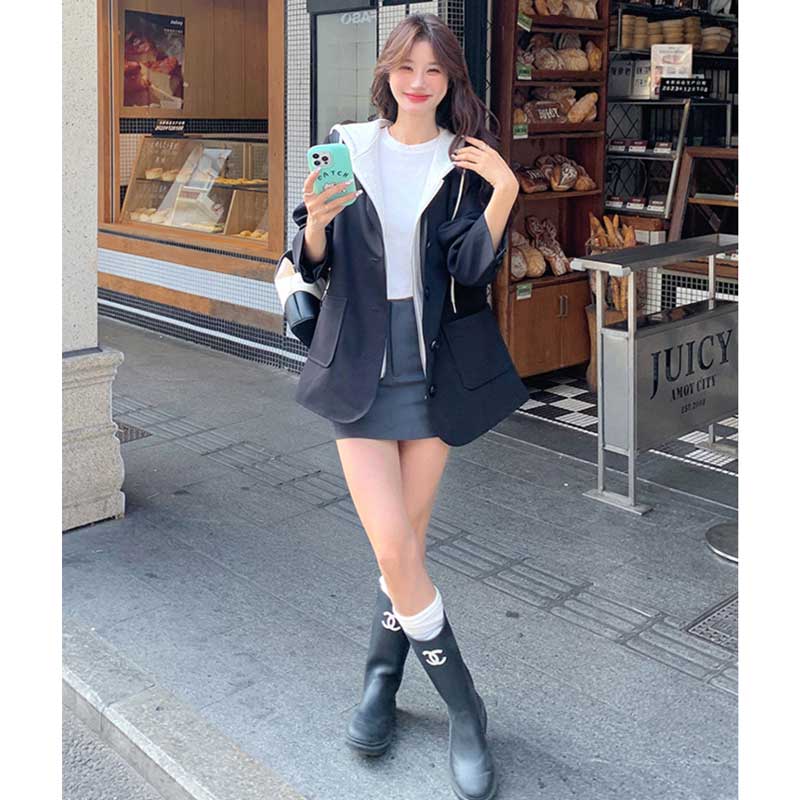 フード付きVネックジャケット