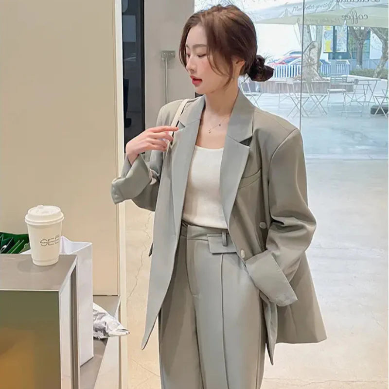 ソフトグレーワイドレッグパンツスーツ