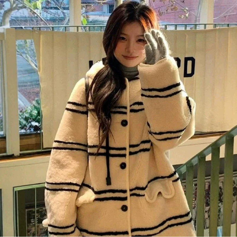 フード付きボーダーボアハーフコート